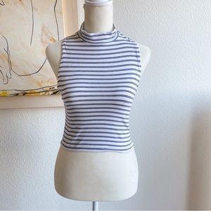 💥Forever 21 high neck cropped tank💥